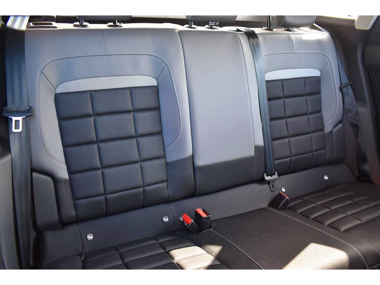 Citroën C4  Hybride 136 e-DCS6 Plus occasion - Photo 5