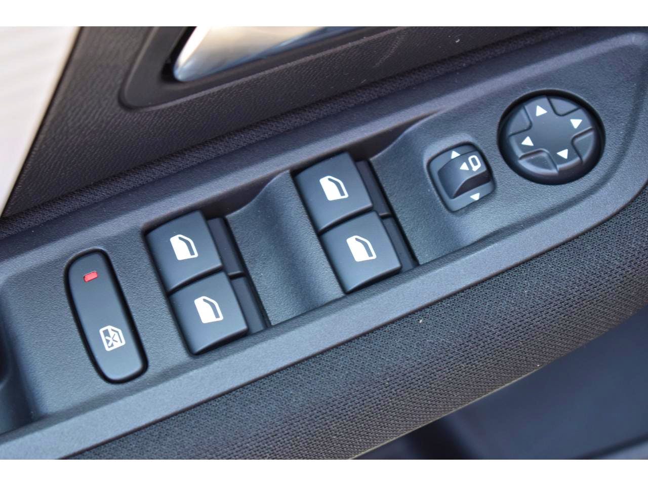 Citroën C4  Hybride 136 e-DCS6 Plus occasion - Photo 10