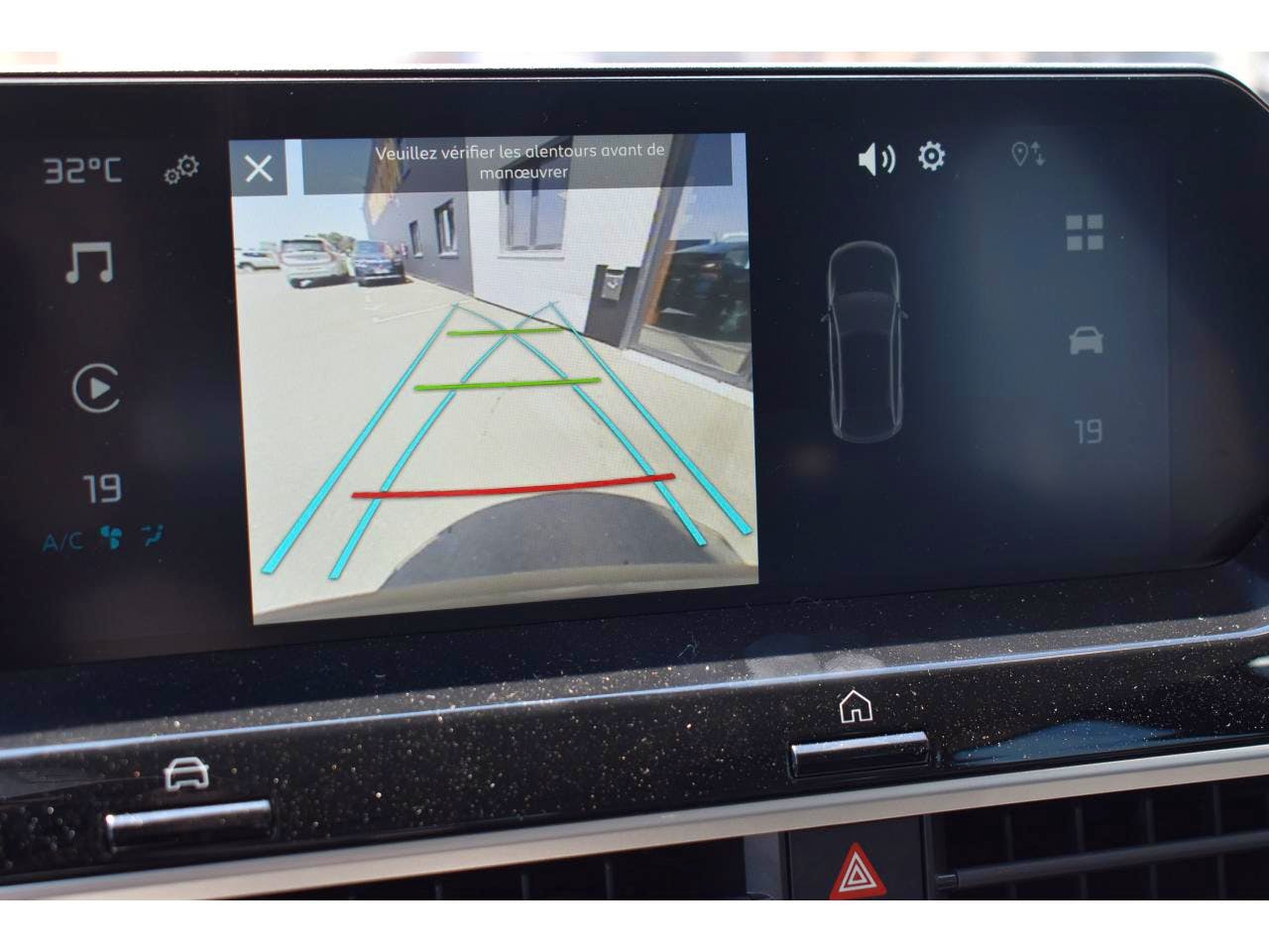 Citroën C4  Hybride 136 e-DCS6 Plus occasion - Photo 12