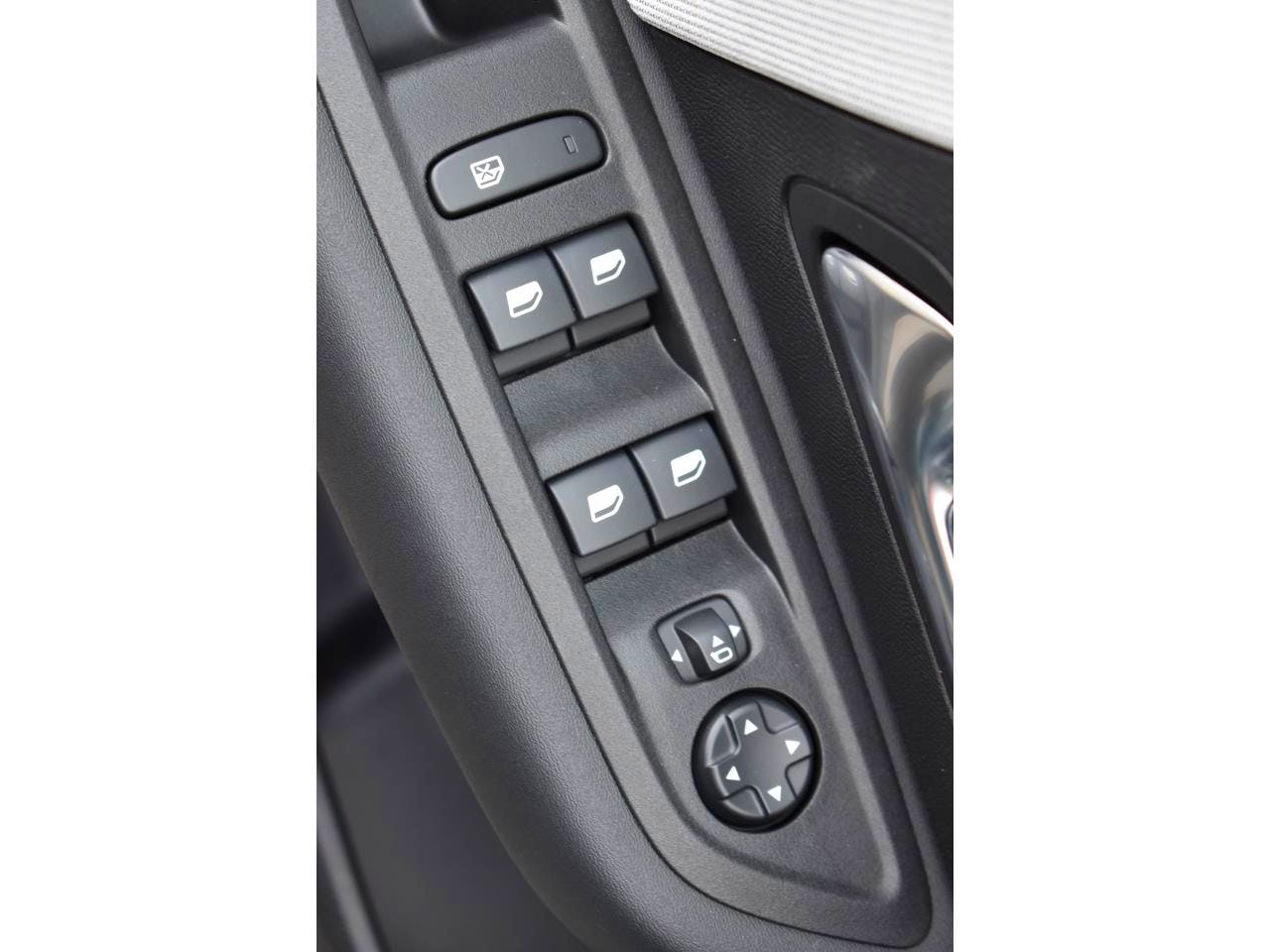 Citroën C4  Hybride 136 e-DCS6 Max occasion - Photo 10