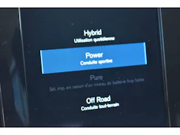 Volvo XC40 T5 Recharge 180+82 ch DCT7 INSCRIPTION + CUIR + CAMERA 360 occasion - Photo 31