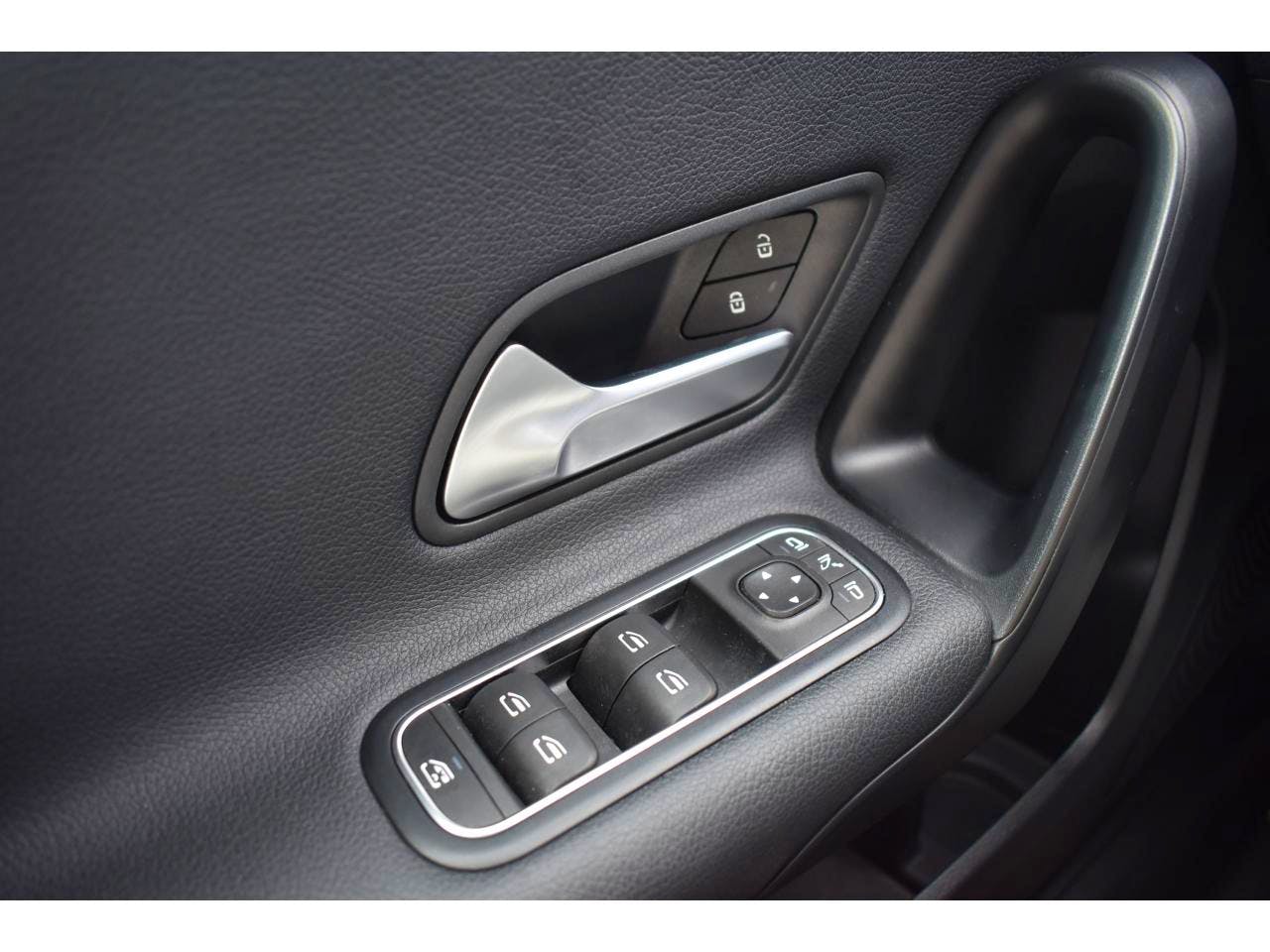 Mercedes Benz Classe A  250 E 160+102CH BUSINESS LINE 8G-DCT 8CV occasion - Photo 14