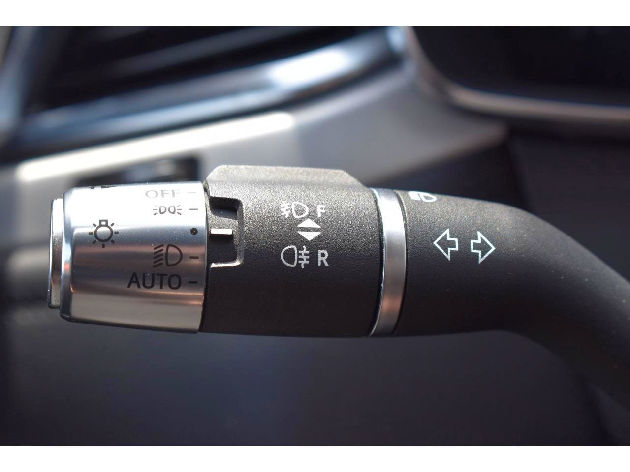 Jaguar F-Pace  P400E PLUG-IN-HYBRID SE BVA8 AWD occasion - Photo 27