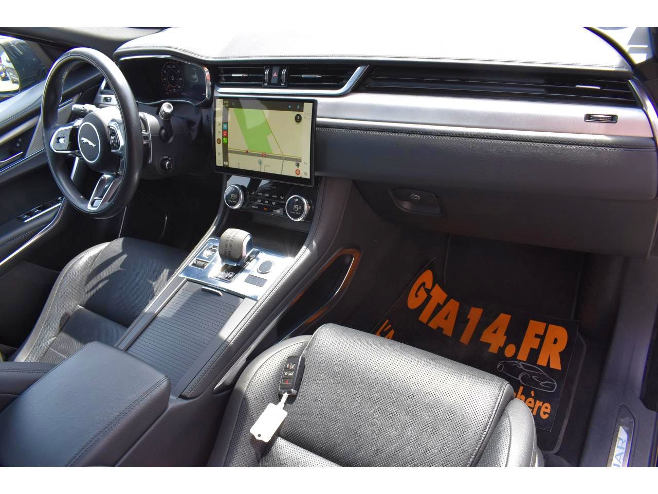 Jaguar F-Pace  P400E PLUG-IN-HYBRID SE BVA8 AWD occasion - Photo 3