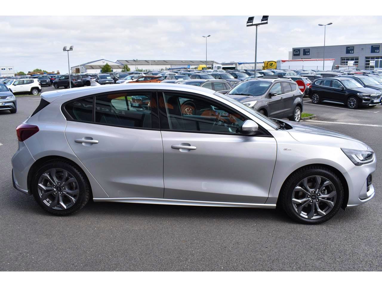 Ford Focus  1.5 EcoBlue 120 S&S ST-LINE X occasion - Photo 4
