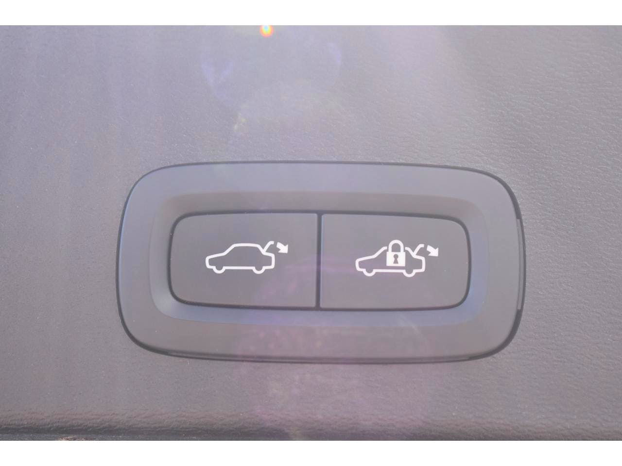 Volvo XC40  T4 Recharge 129+82 ch DCT7 R-Design occasion - Photo 10