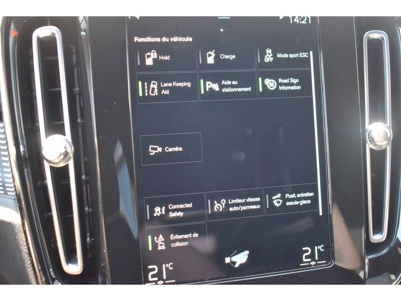 Volvo XC40  T4 Recharge 129+82 ch DCT7 R-Design occasion - Photo 28