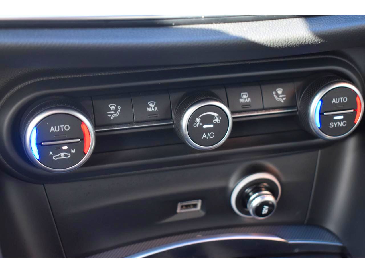 Alfa Romeo Stelvio  2.2 160 ch AT8 Sprint toit ouvrant panoramique occasion - Photo 28