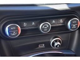 Alfa Romeo Stelvio  2.2 160 ch AT8 Sprint toit ouvrant panoramique occasion - Photo 28