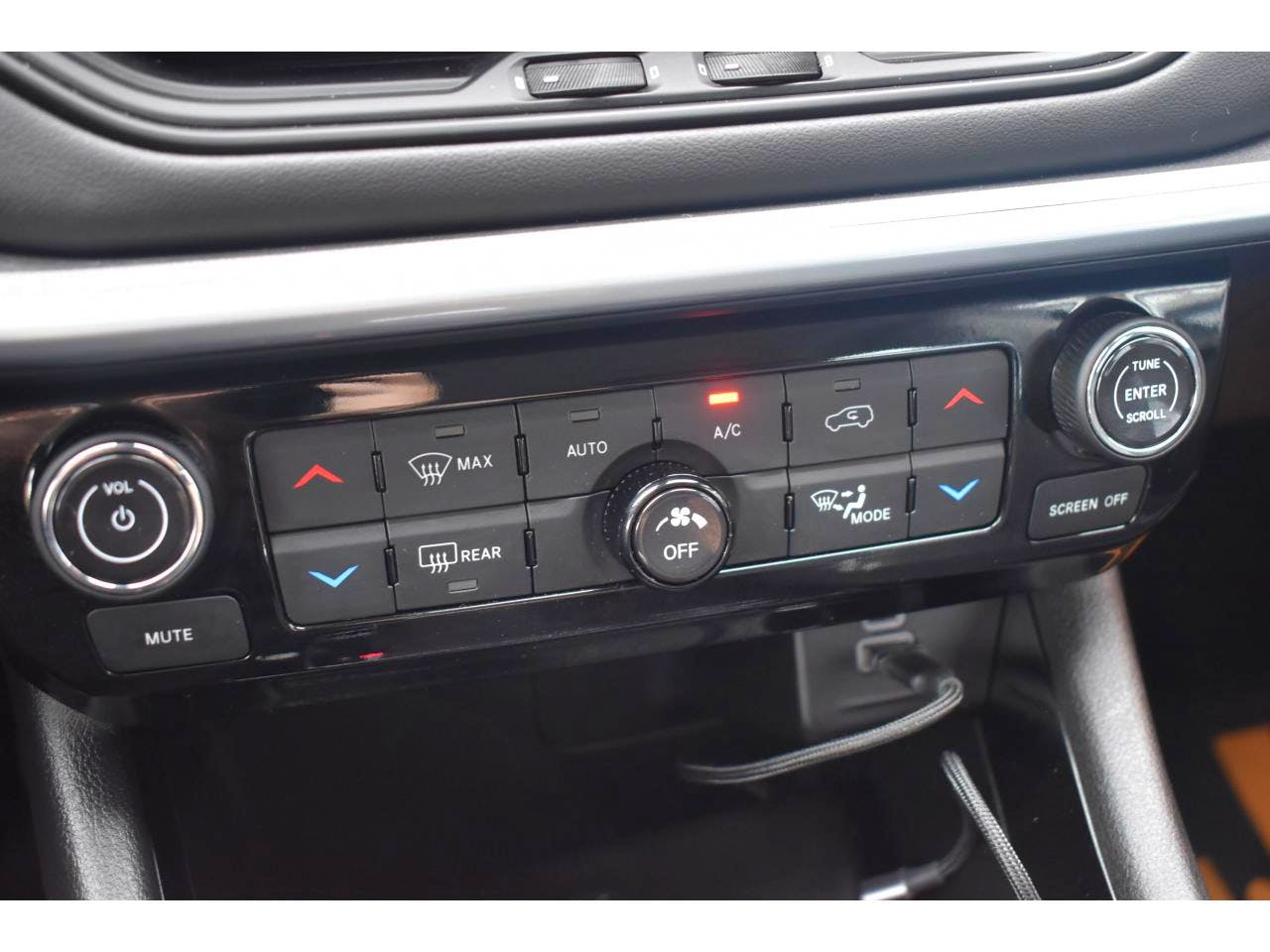 Jeep Compass  1.5 Turbo T4 130 ch BVR7 e-Hybrid Altitude occasion - Photo 13