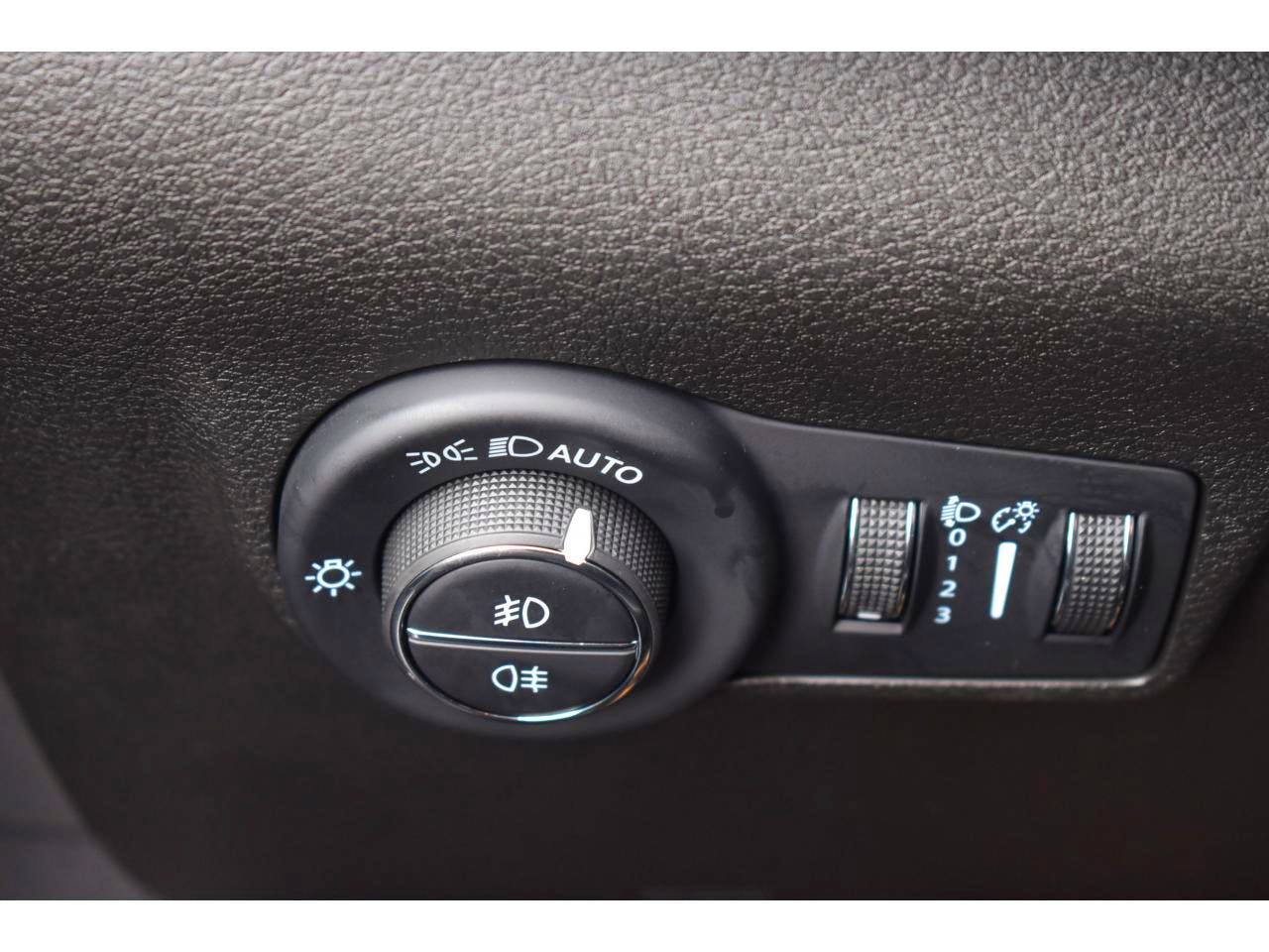 Jeep Compass  1.5 Turbo T4 130 ch BVR7 e-Hybrid Altitude occasion - Photo 21