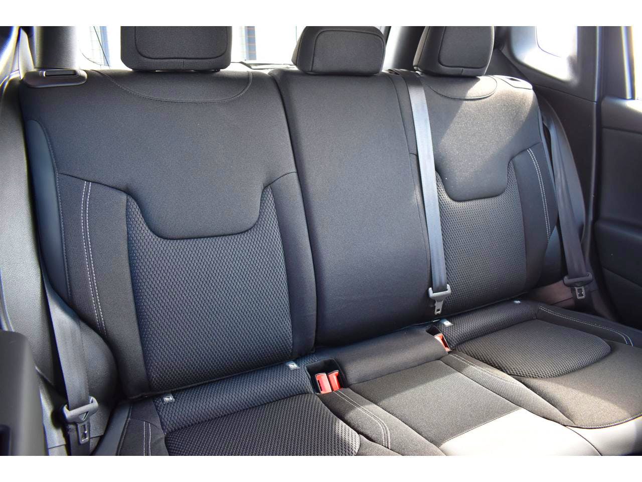Jeep Renegade  1.5 Turbo T4 130 ch BVR7 e-Hybrid Altitude occasion - Photo 5