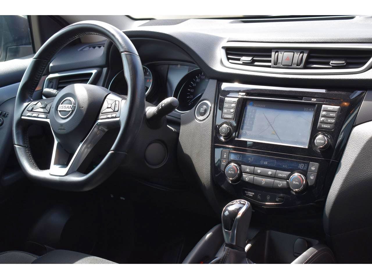 Nissan Qashqai  1.2 DIG-T - 115 - BV X-Tronic  N-Connecta occasion - Photo 6