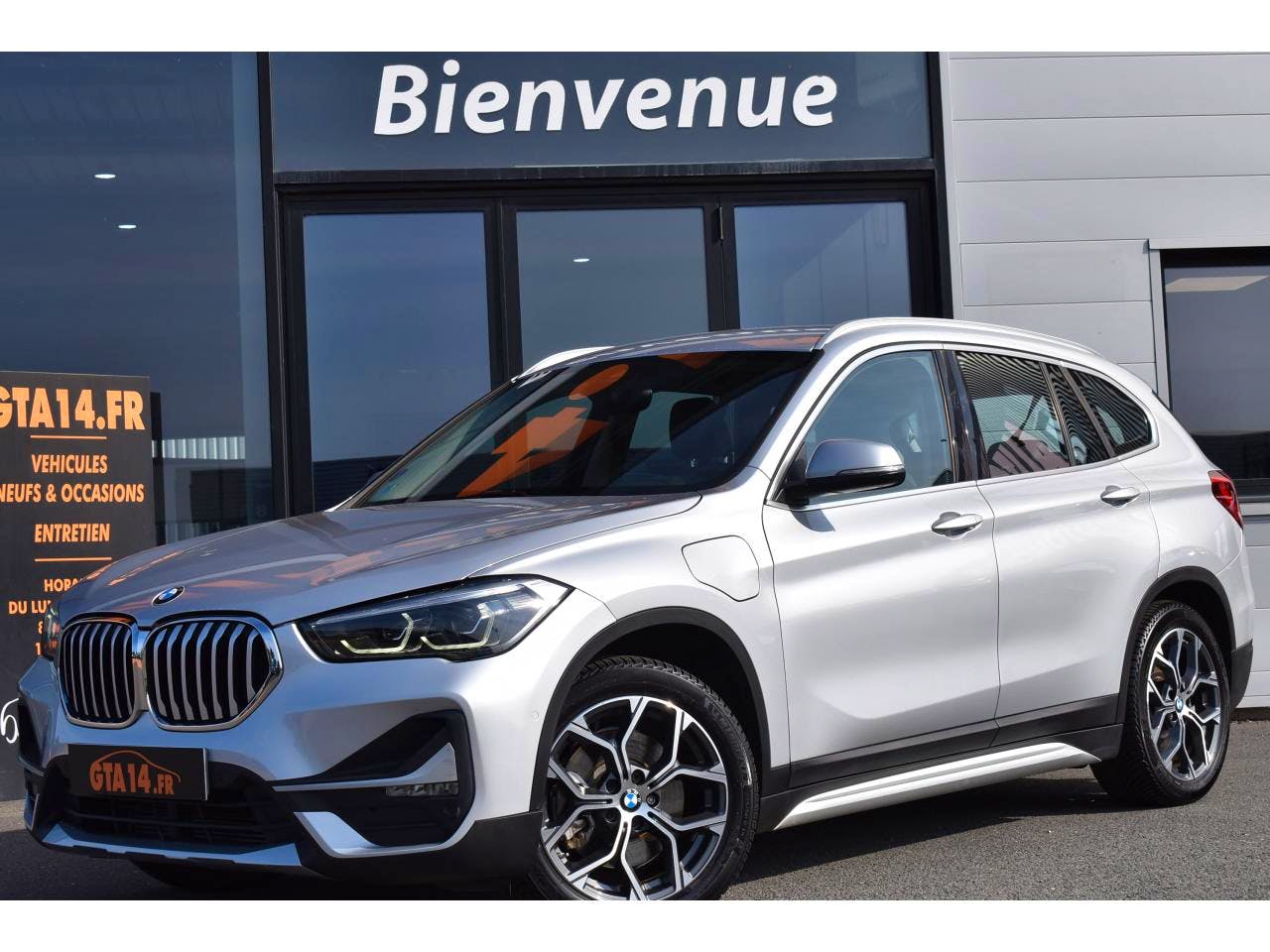 BMW X1  xDrive 25e 220 ch BVA6 F48 LCI xLine occasion - Photo 1