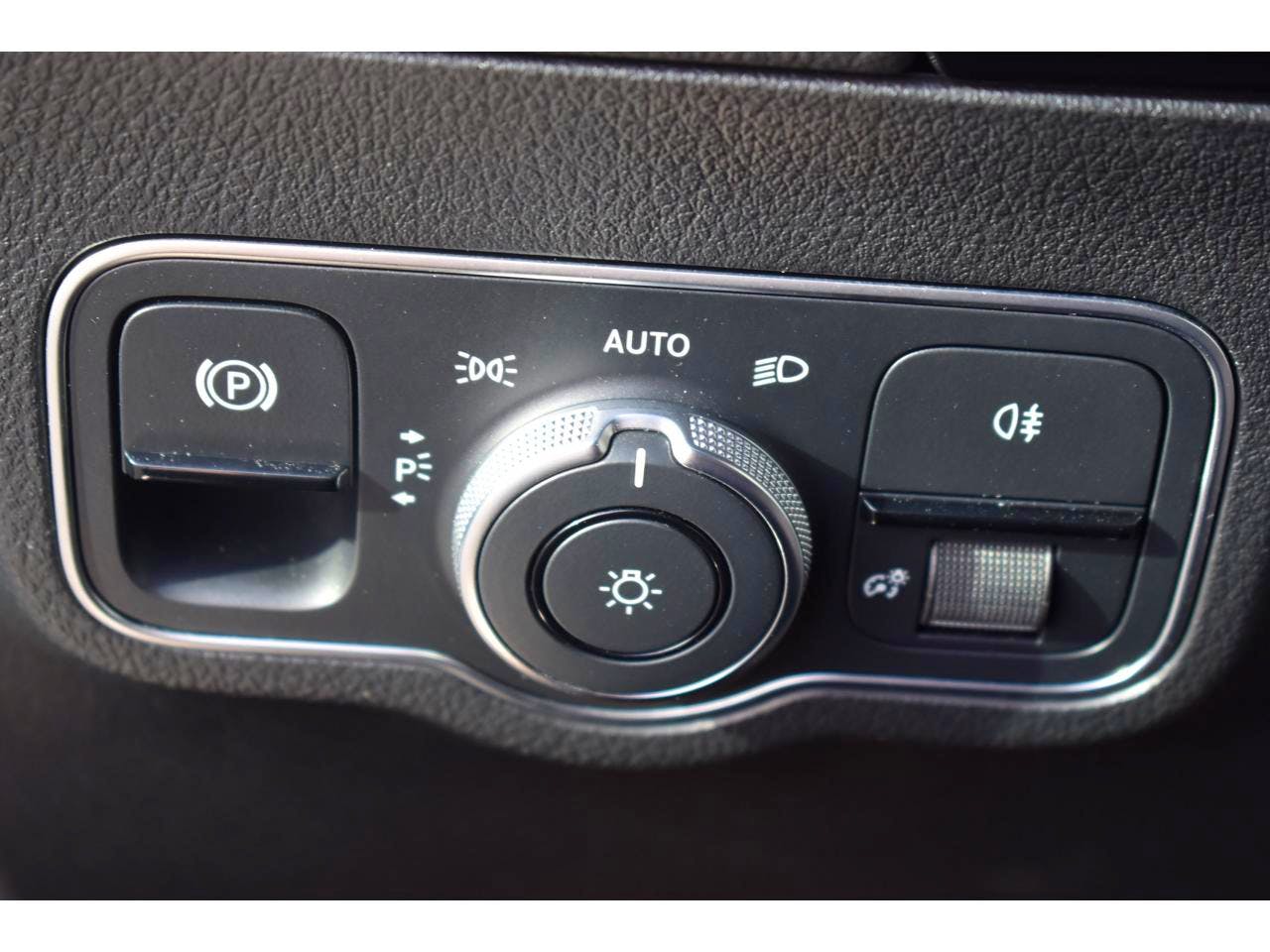 Mercedes Benz Classe GLA  250 e 8G-DCT Business Line occasion - Photo 21