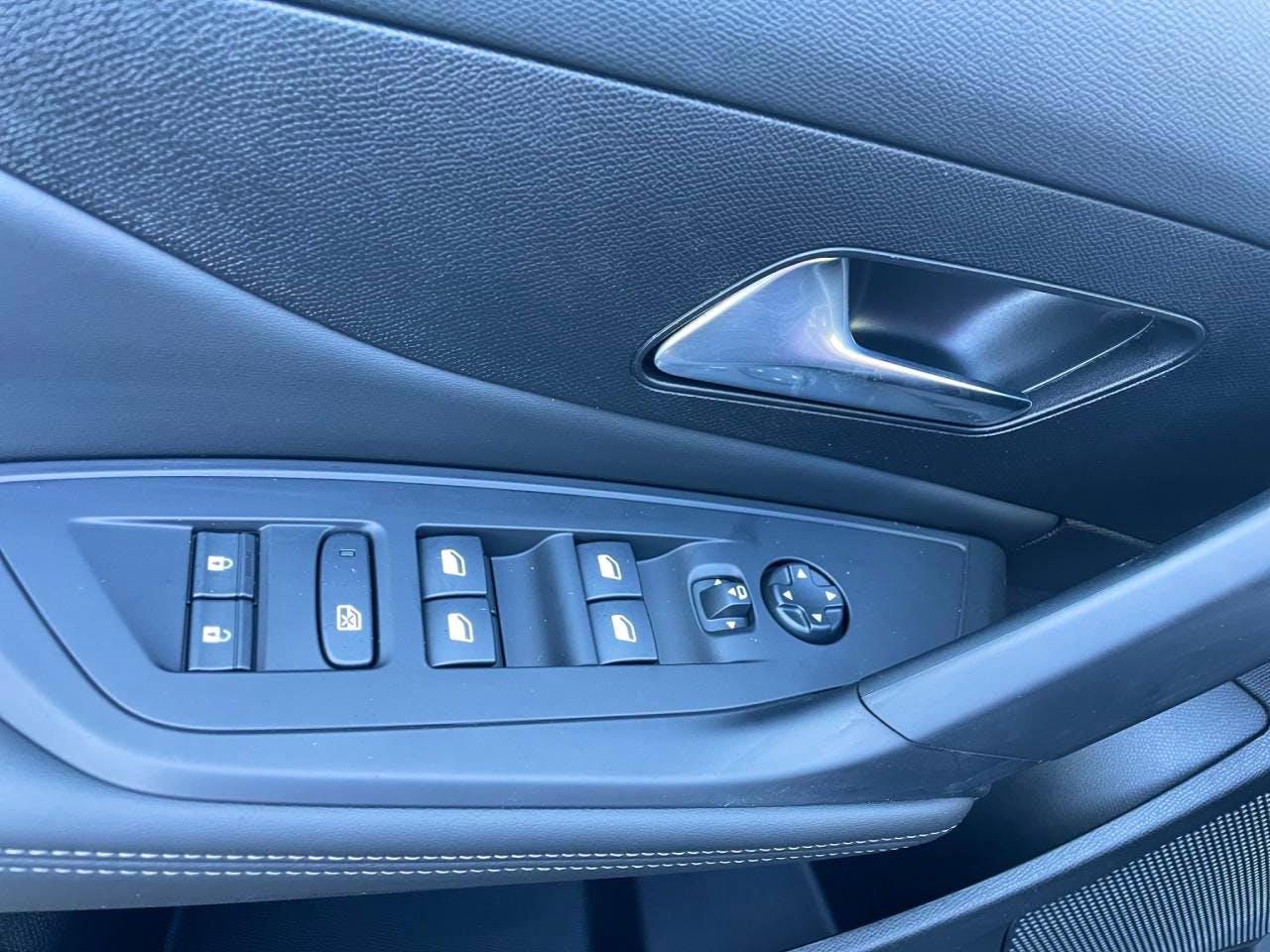 Peugeot 308  54 kWh 156ch Allure occasion - Photo 10
