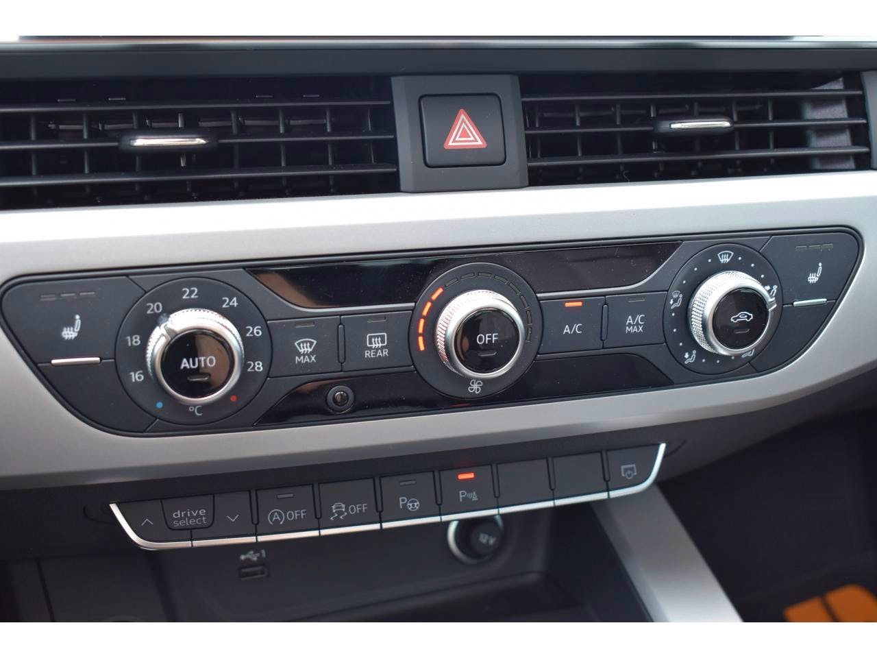 Audi A4  A4 35 TFSI 150 S tronic 7 Business Executive occasion - Photo 13