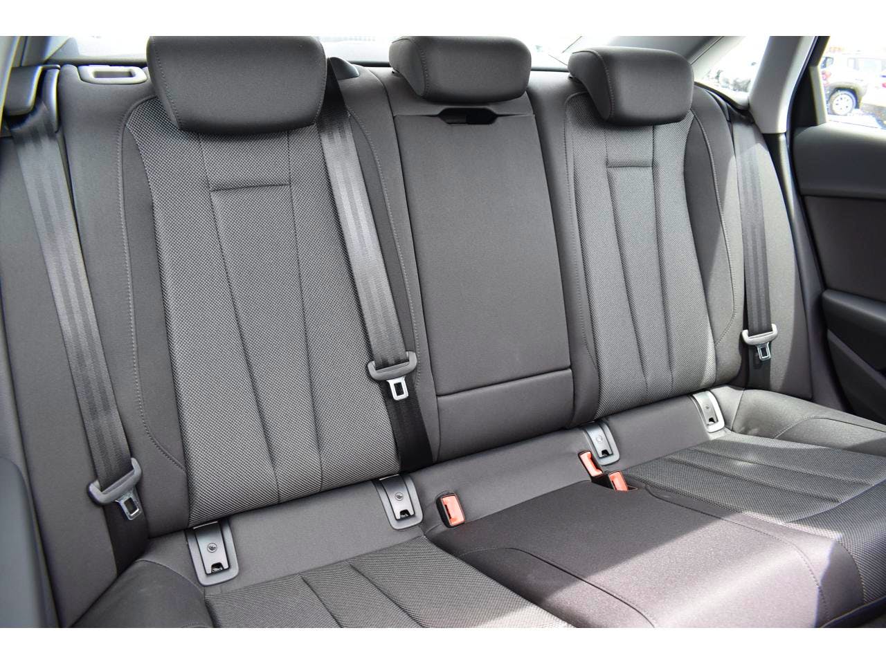 Audi A4  A4 35 TFSI 150 S tronic 7 Business Executive occasion - Photo 5
