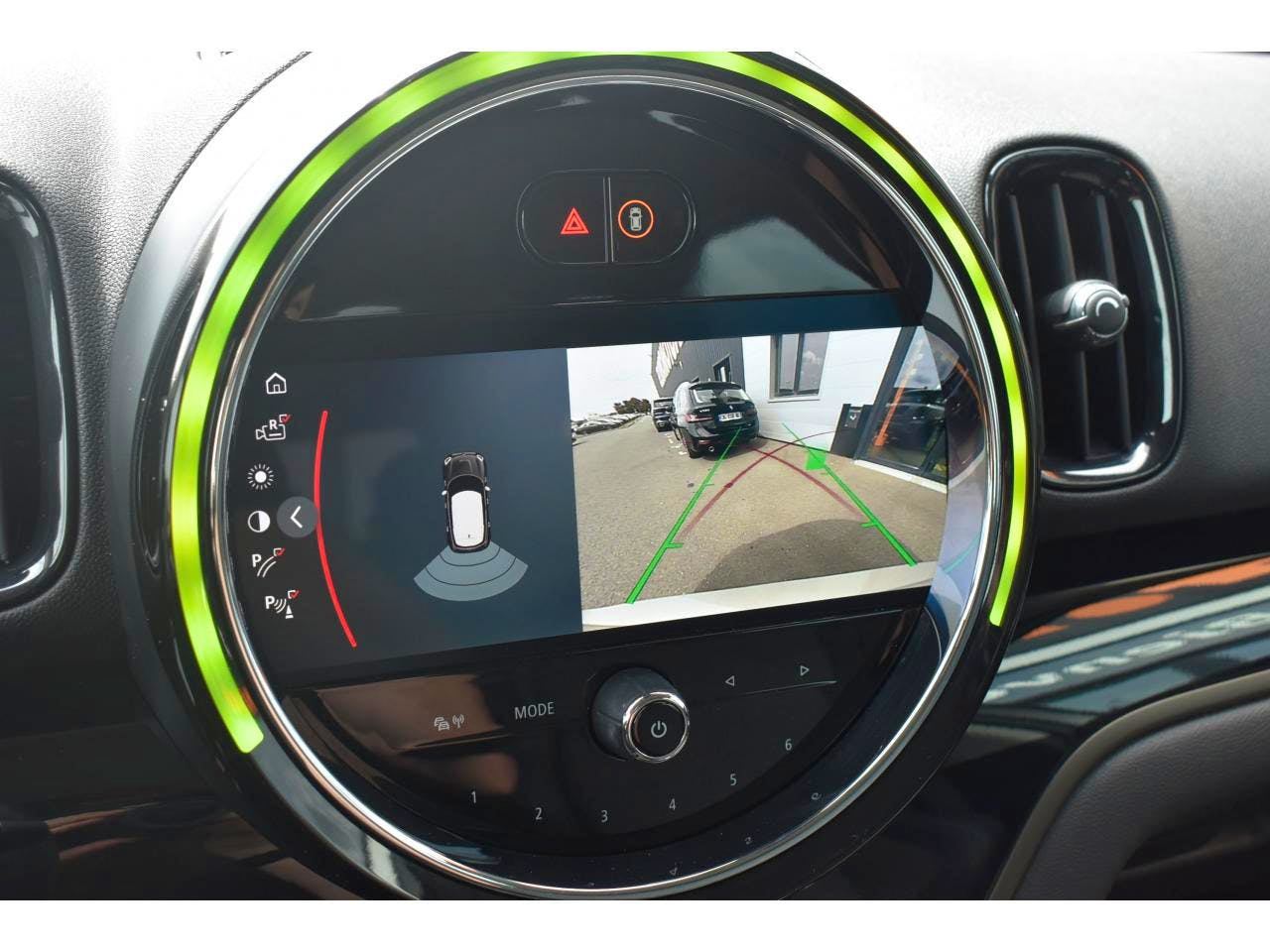 Mini Countryman  125-95 ch ALL4 BVA6 Cooper SE BUSINESS DESIGN occasion - Photo 11
