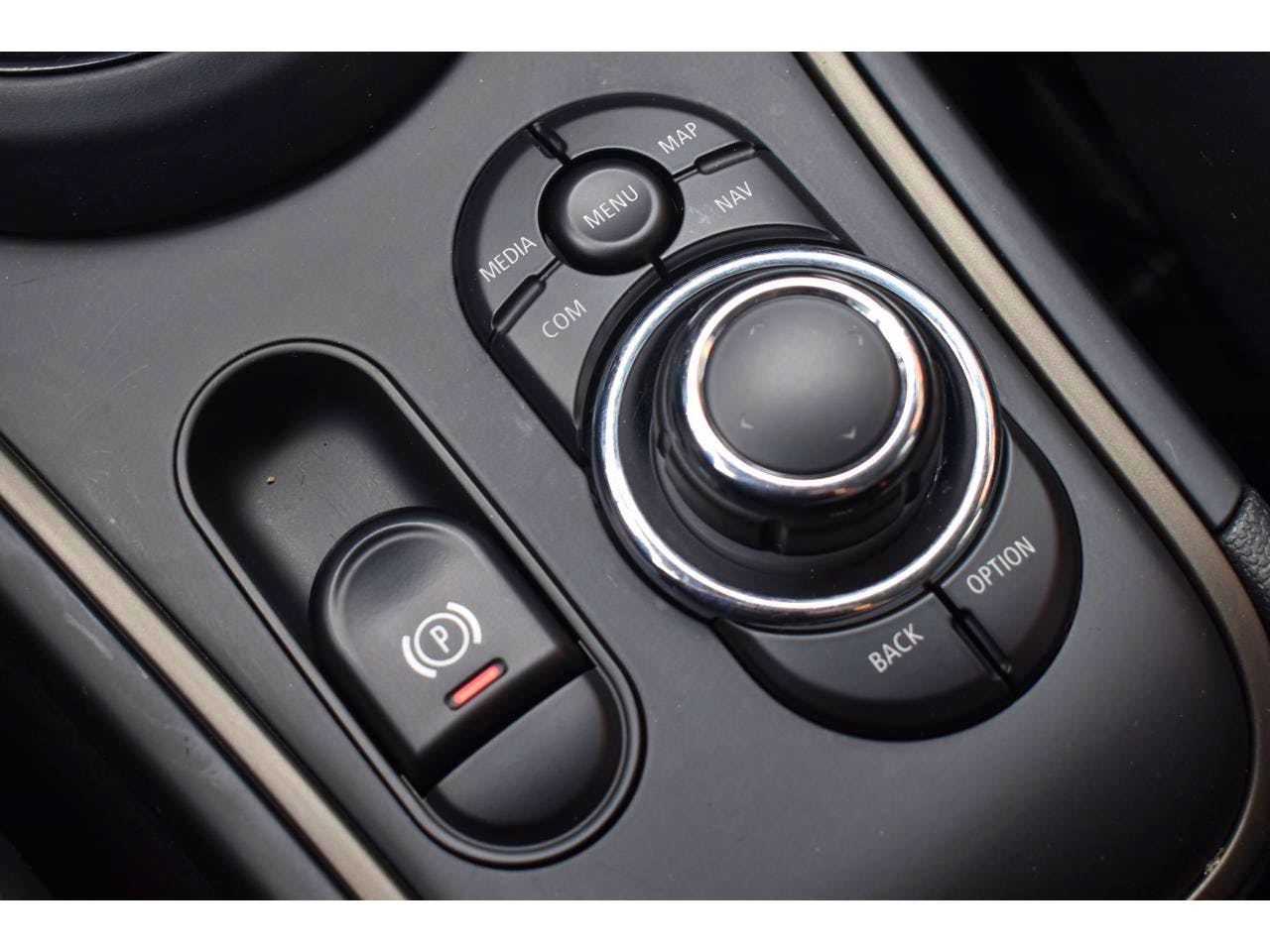 Mini Countryman  125-95 ch ALL4 BVA6 Cooper SE BUSINESS DESIGN occasion - Photo 30