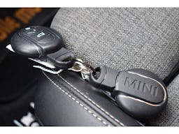 Mini Countryman  125-95 ch ALL4 BVA6 Cooper SE BUSINESS DESIGN occasion - Photo 31