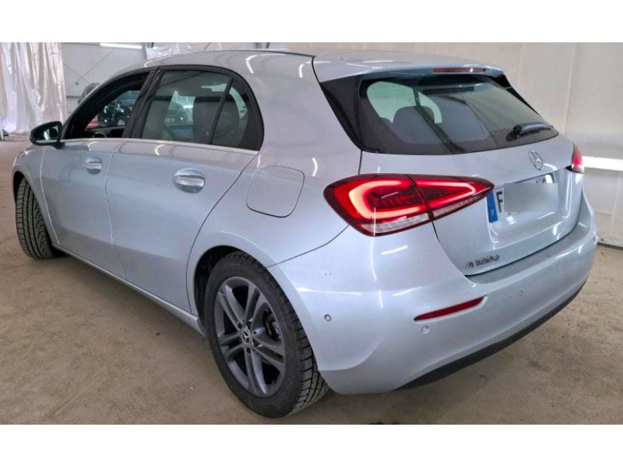 Mercedes Benz Classe A  A 180 d - BV 7G-DCT  BERLINE 5P - BM 177 Business Line PHASE 1 occasion - Photo 3