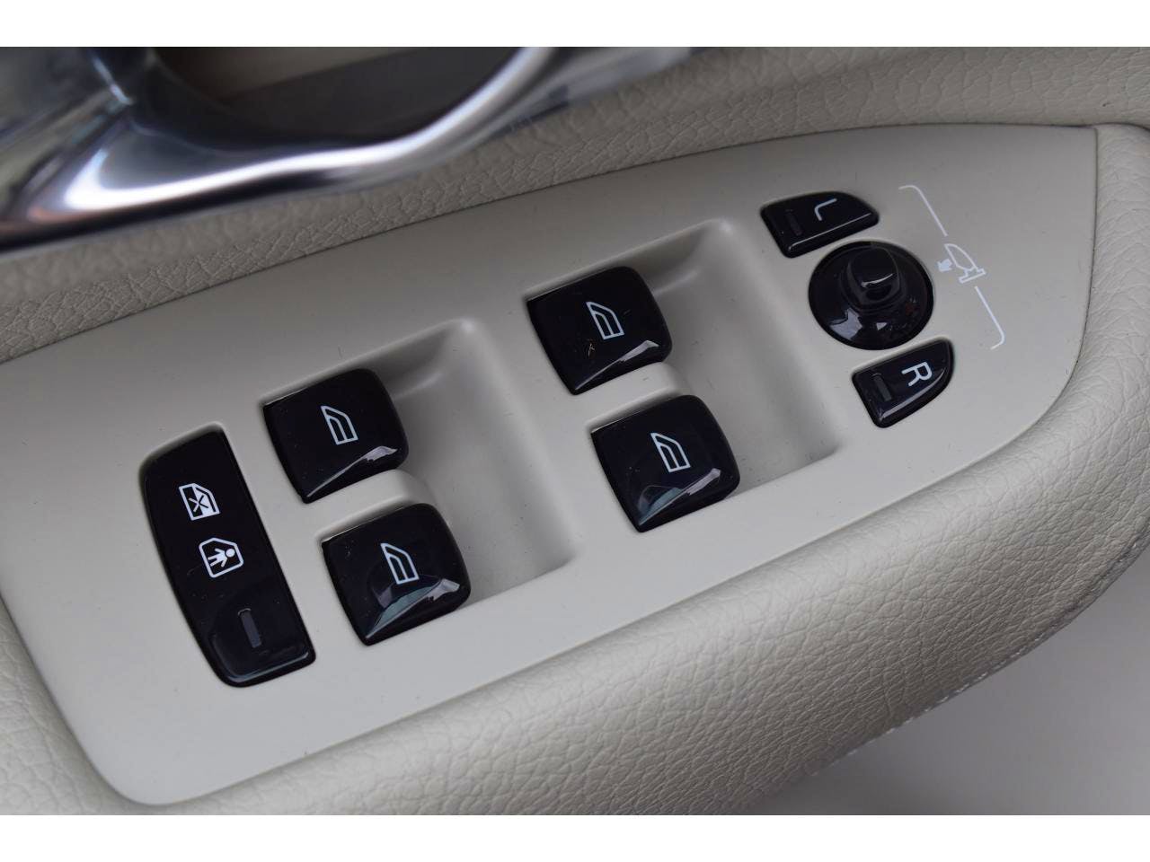 Volvo XC90  T8 Twin Engine 303+87 ch Geartronic 8 7pl Momentum occasion - Photo 11