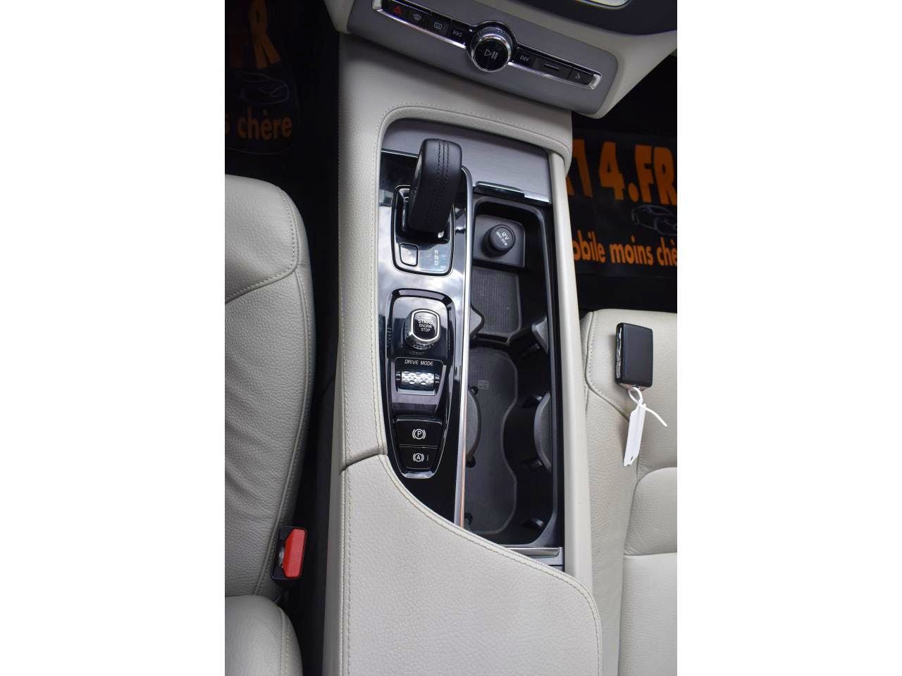 Volvo XC90  T8 Twin Engine 303+87 ch Geartronic 8 7pl Momentum occasion - Photo 14