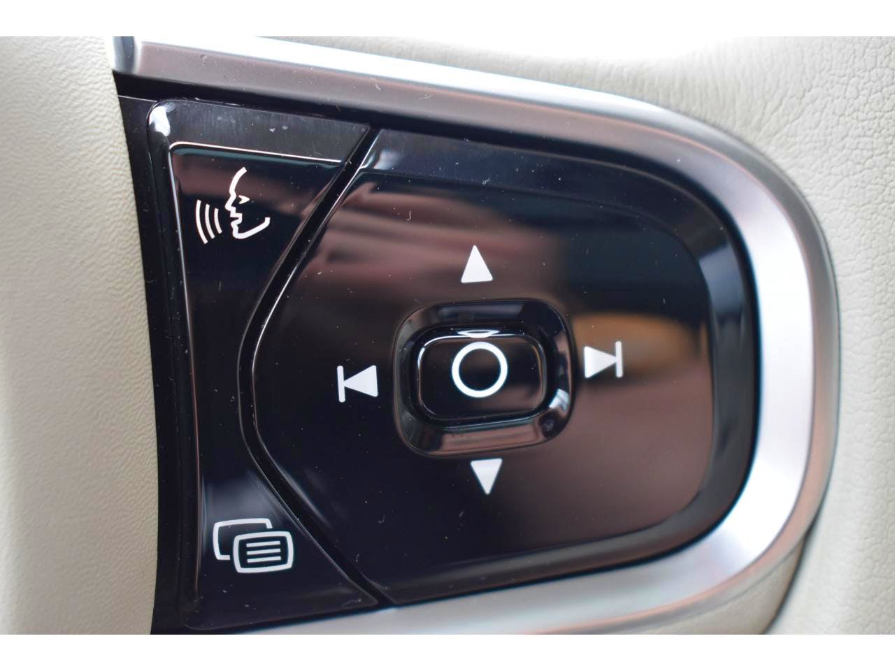 Volvo XC90  T8 Twin Engine 303+87 ch Geartronic 8 7pl Momentum occasion - Photo 23