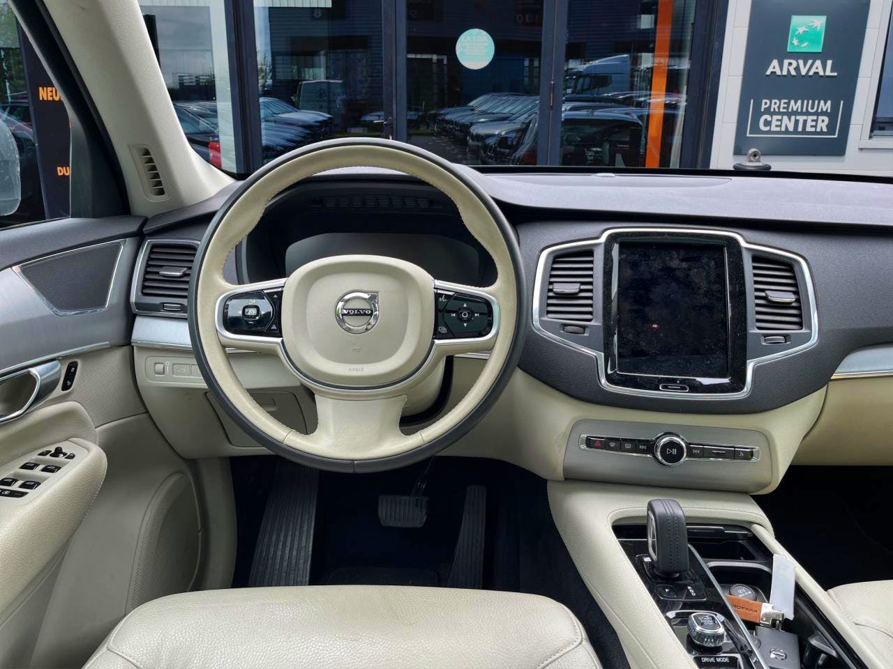 Volvo XC90  T8 Twin Engine 303+87 ch Geartronic 8 7pl Momentum occasion - Photo 3