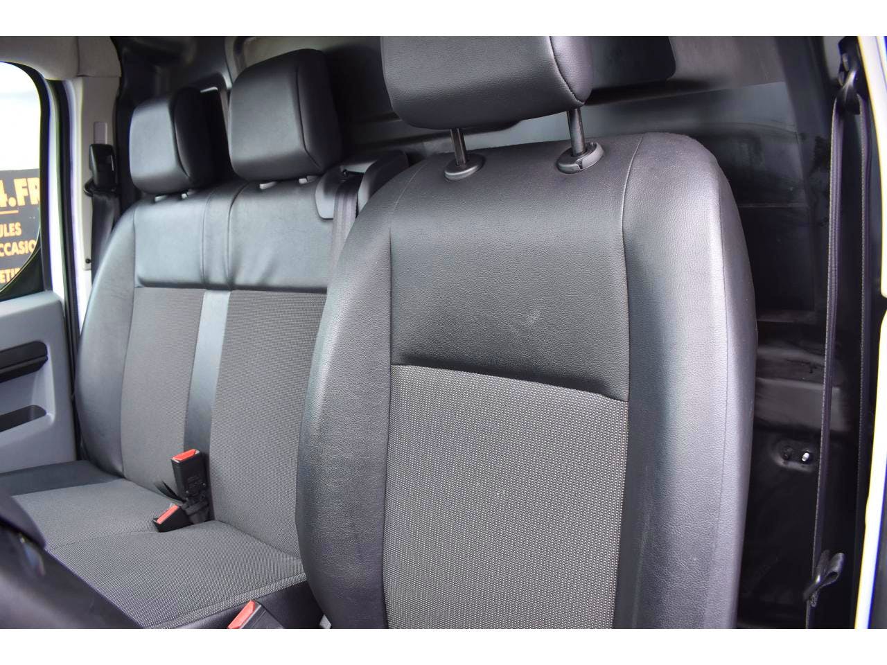 Peugeot Expert  FOURGON Standard 1.6 BlueHDi 115 S&S Premium occasion - Photo 17