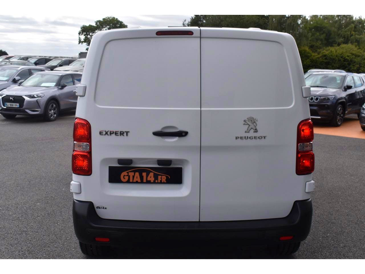 Peugeot Expert  FOURGON Standard 1.6 BlueHDi 115 S&S Premium occasion - Photo 20