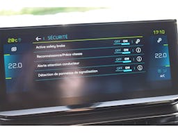 Peugeot 3008  Hybrid 225 e-EAT8 GT Pack occasion - Photo 36
