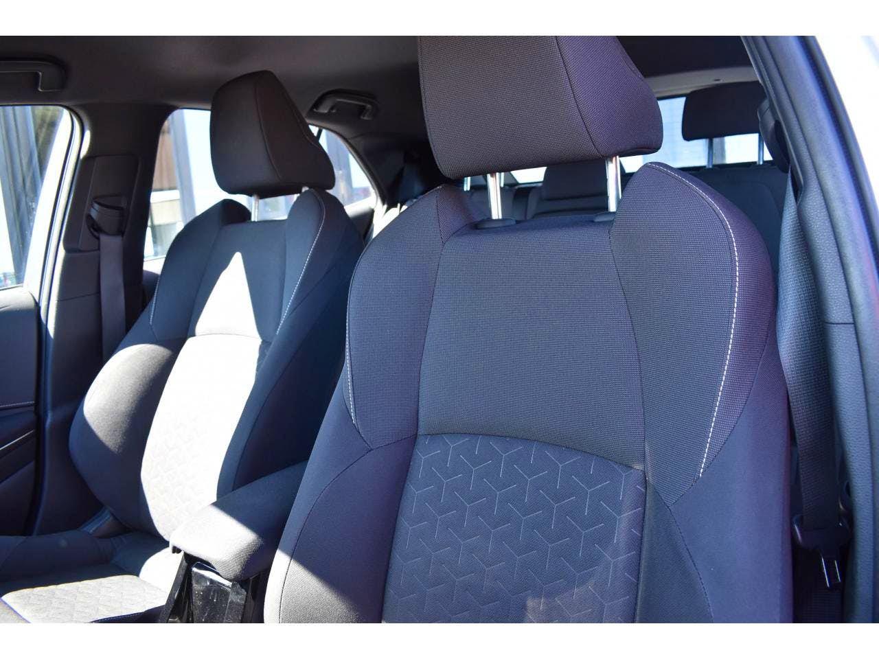 Toyota Corolla  Hybride 180h CVT Dynamic Business occasion - Photo 15