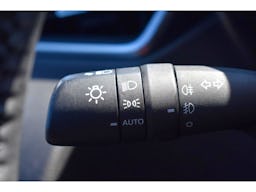 Toyota Corolla  Hybride 180h CVT Dynamic Business occasion - Photo 25