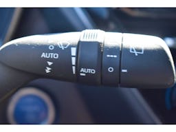 Toyota Corolla  Hybride 180h CVT Dynamic Business occasion - Photo 26