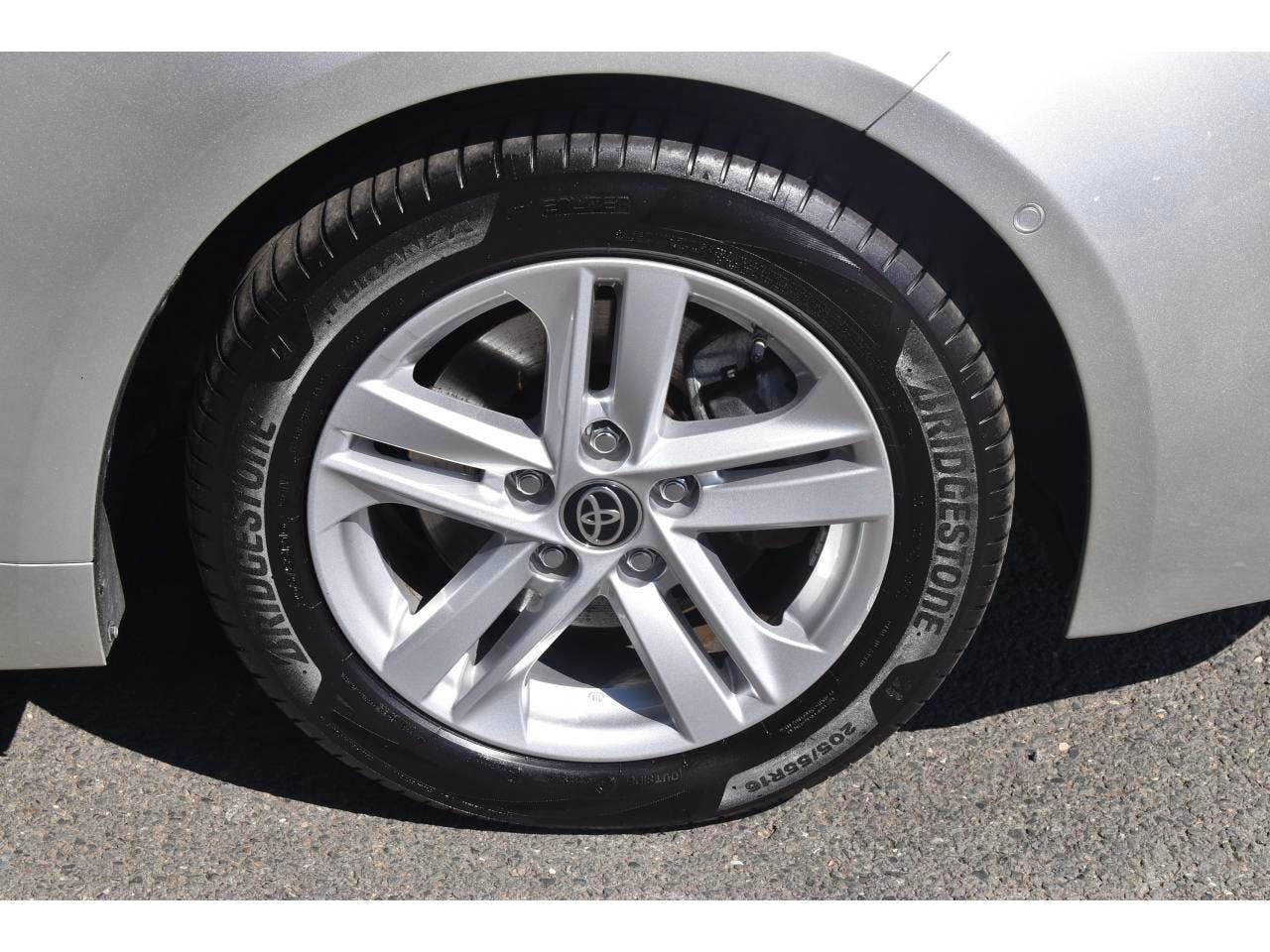 Toyota Corolla  Hybride 180h CVT Dynamic Business occasion - Photo 38