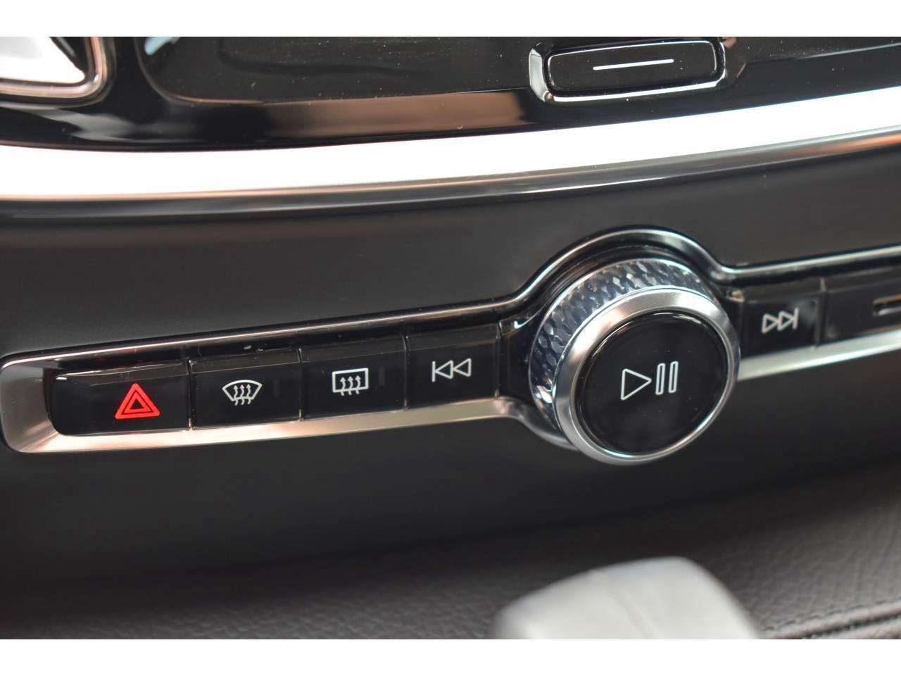 Volvo V60 BUSINESS  T6 AWD Recharge 253 ch + 87 ch Geartronic 8 Inscription Business occasion - Photo 17