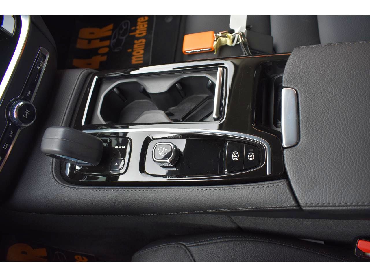 Volvo V60 BUSINESS  T6 AWD Recharge 253 ch + 87 ch Geartronic 8 Inscription Business occasion - Photo 39