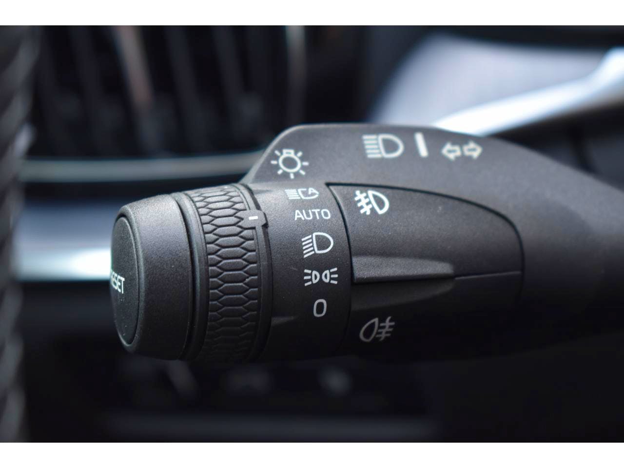 Volvo V60 BUSINESS  T6 AWD Recharge 253 ch + 87 ch Geartronic 8 Inscription Business occasion - Photo 9