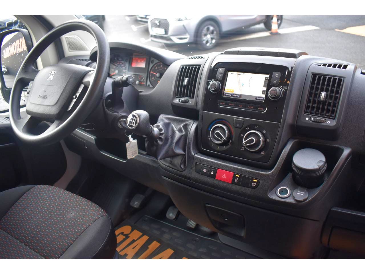 Peugeot Boxer  435 L4H2 BLUEHDI 140 S&S ASPHALT occasion - Photo 6