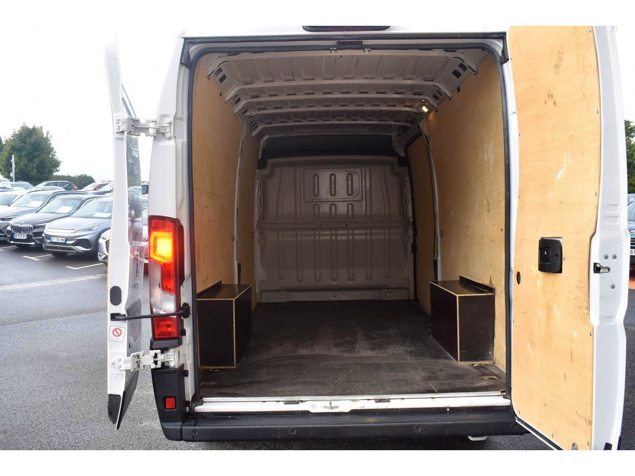 Peugeot Boxer  435 L4H2 BLUEHDI 140 S&S ASPHALT occasion - Photo 9