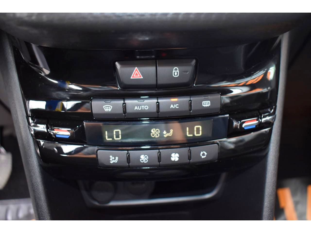 Peugeot 208  1.5 BlueHDi S&S - 100  BERLINE Allure Business PHASE 2 occasion - Photo 16