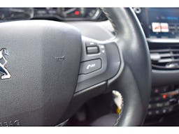 Peugeot 208  1.5 BlueHDi S&S - 100  BERLINE Allure Business PHASE 2 occasion - Photo 22