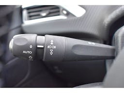 Peugeot 208  1.5 BlueHDi S&S - 100  BERLINE Allure Business PHASE 2 occasion - Photo 23