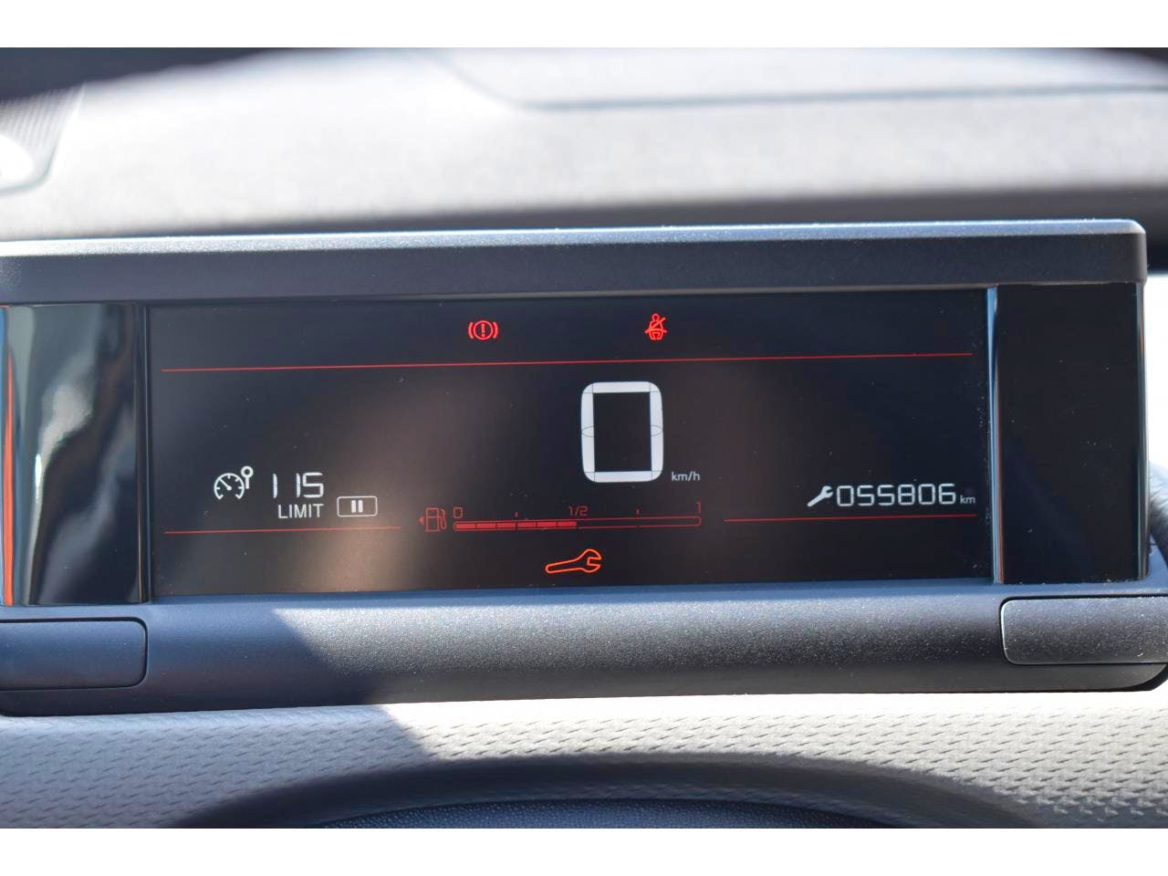 Citroën C4 Cactus  BLUEHDI 100 S&S BVM6 FEEL NAV occasion - Photo 8