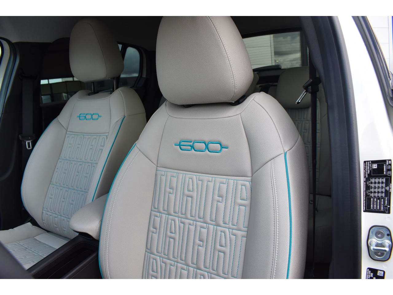 Fiat 600  1.2 Hybrid 100ch DCT6 La Prima occasion - Photo 15