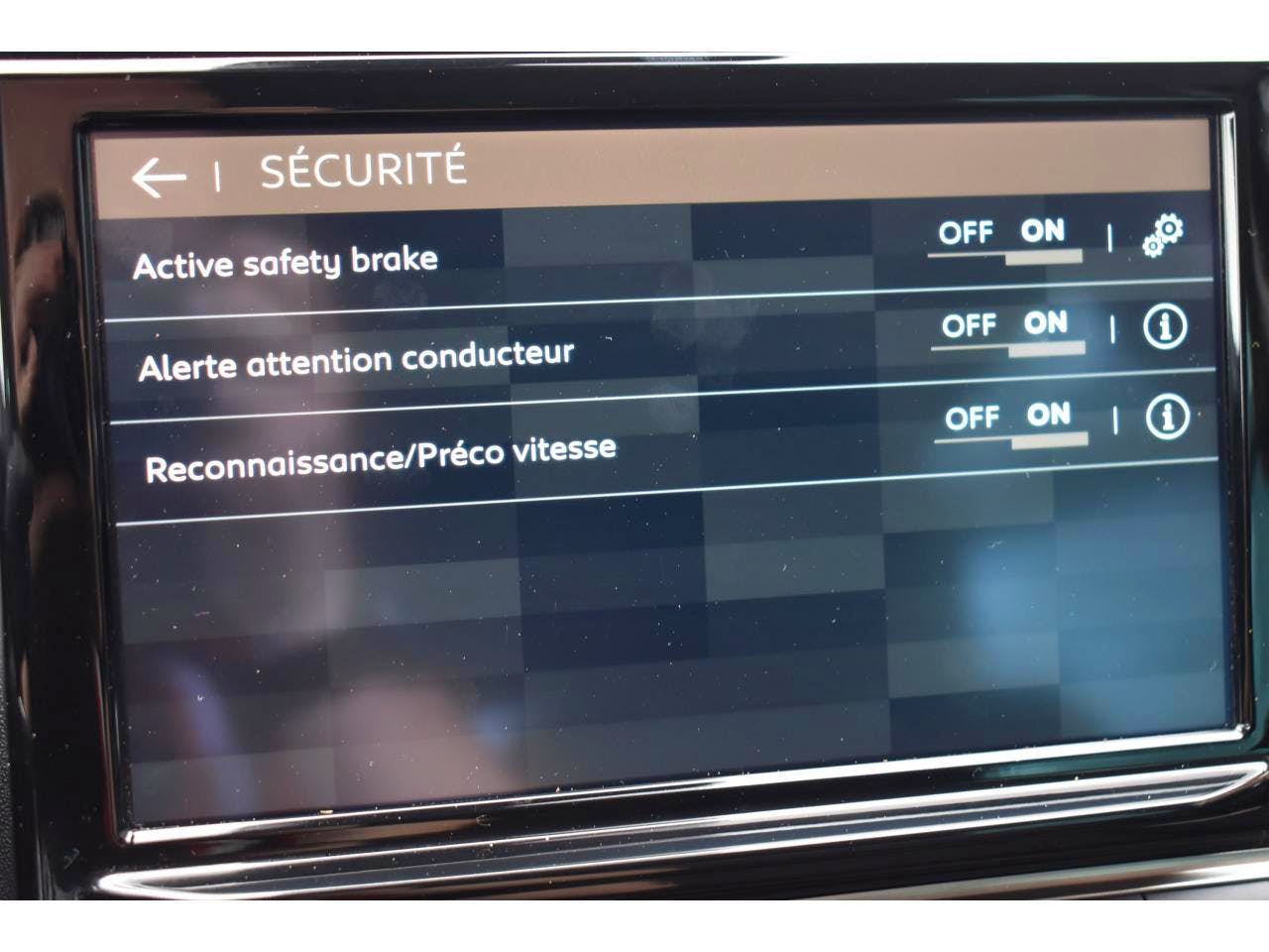 Citroën C3 Aircross  BlueHDi 110 S&S BVM6 Plus occasion - Photo 31