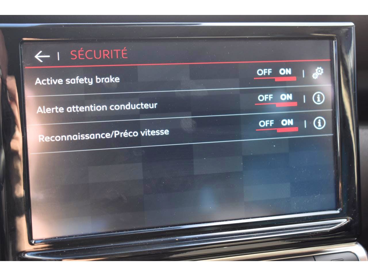 Citroën C3 Aircross  BlueHDi 110 S&S BVM6 Plus occasion - Photo 31