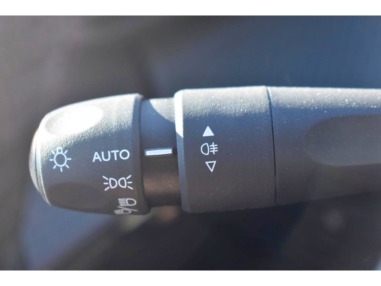 Peugeot e-208  50 kWh 136ch Active Business occasion - Photo 23